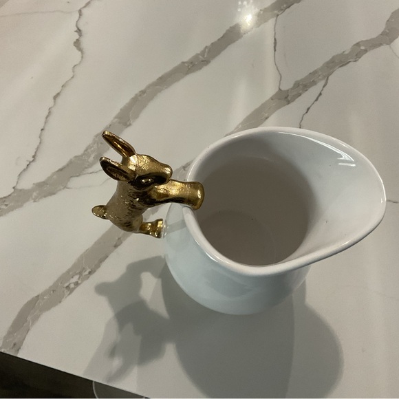 Chic White Pitcher with Gold Rabbit Handle - Picture 3 of 4